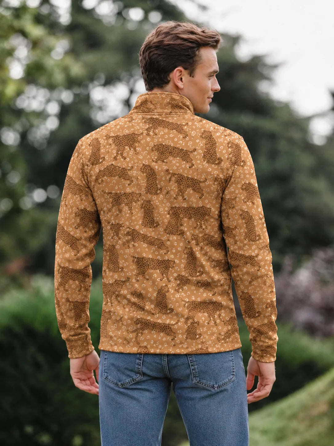 Performance-Pullover in Camel mit Leopardenmuster und Viertelreißverschluss