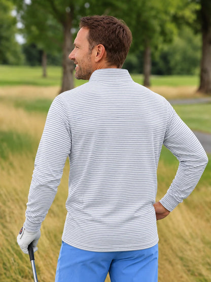Weiß-grau gestreifter Golf-Pullover mit Viertelreißverschluss aus Funktionsmaterial