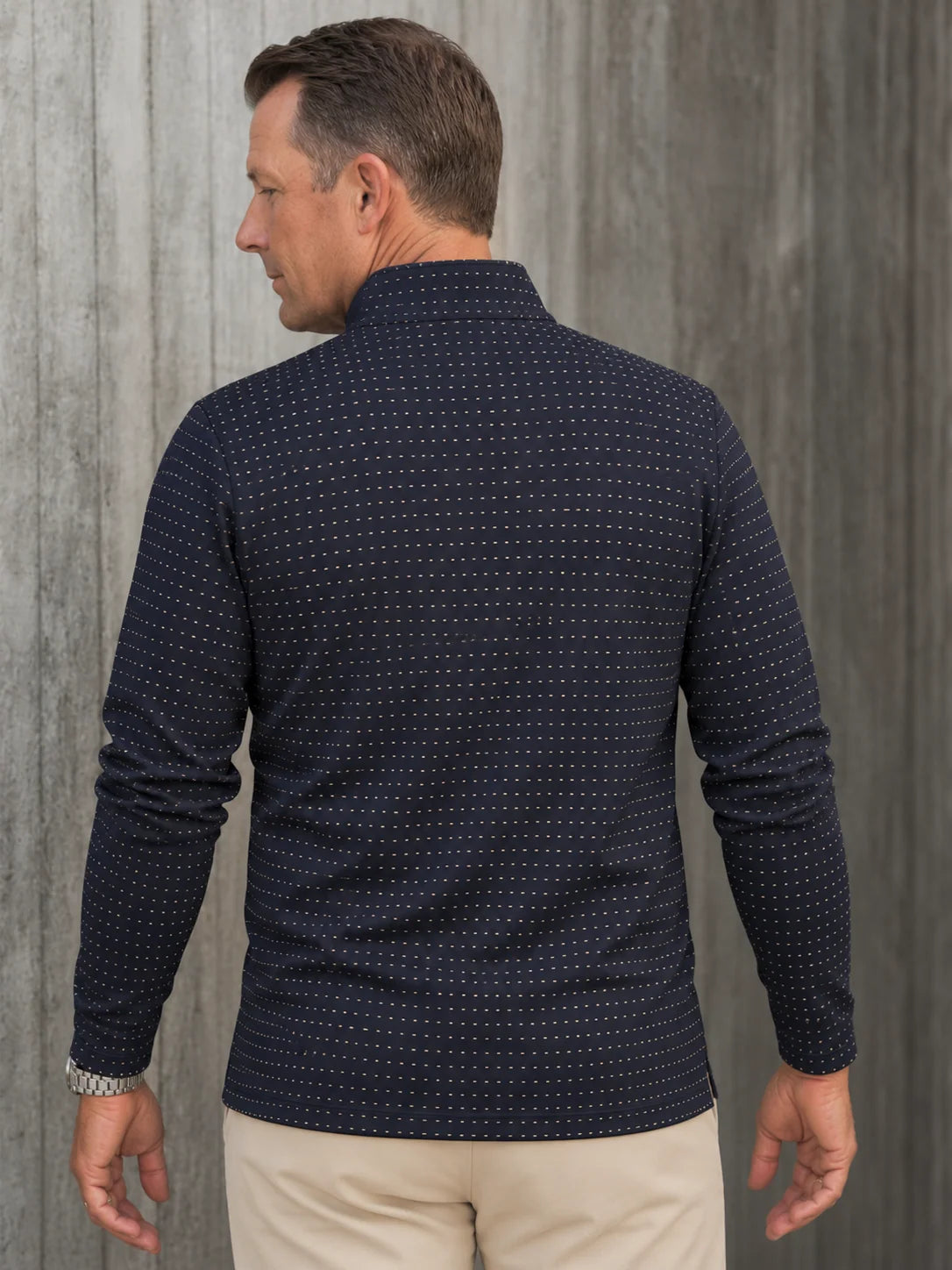 Schwarzer Performance-Pullover mit Viertelreißverschluss und feinem Strichmuster