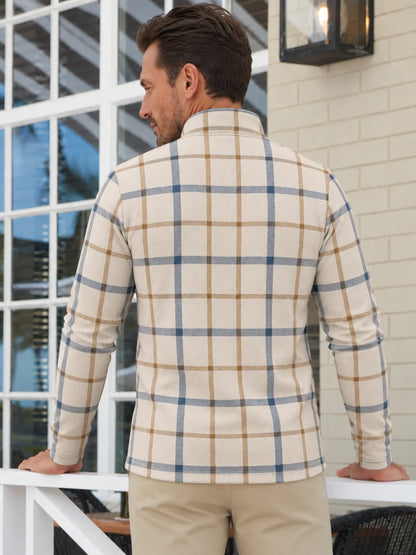 Cremefarbener Golf-Pullover mit Fensterkaromuster und Viertelreißverschluss